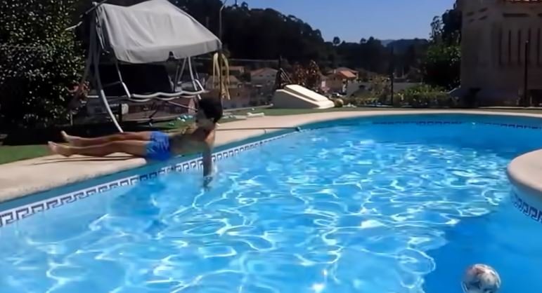 is travertine a good choice for pool deck